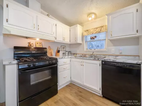 3532 Sechler Dr, Jackson, MI 49201 photo 11