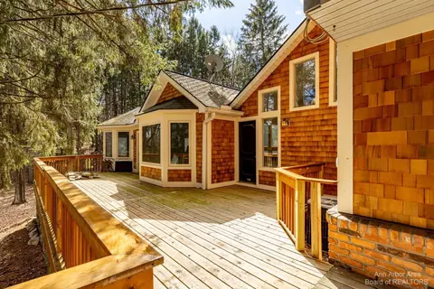 20535 Hidden Lake Dr, Gregory, MI 48137 photo 4