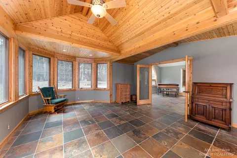 20535 Hidden Lake Dr, Gregory, MI 48137 photo 12