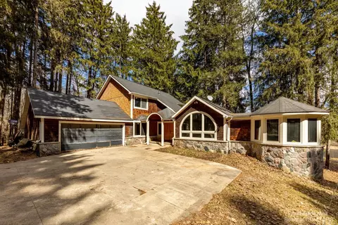 20535 Hidden Lake Dr, Gregory, MI 48137 photo 1