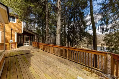 20535 Hidden Lake Dr, Gregory, MI 48137 photo 5