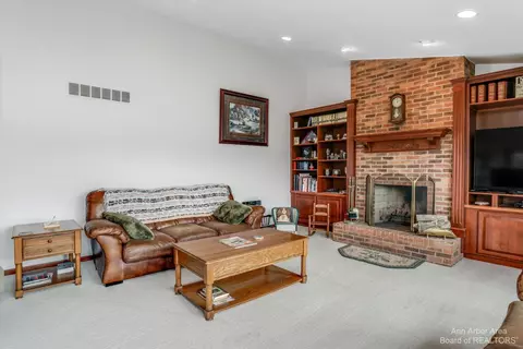 595 Darwin Ct, Saline, MI 48176 photo 23