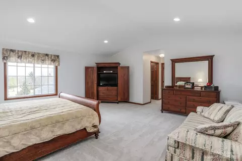 595 Darwin Ct, Saline, MI 48176 photo 27