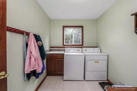 595 Darwin Ct, Saline, MI 48176 photo 25