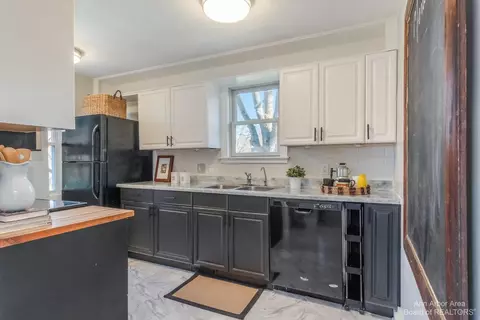 945 Judd Rd, Saline, MI 48176 photo 13