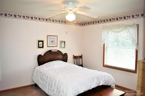 464 Cass St, Dundee, MI 48131 photo 12