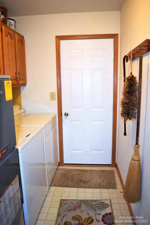 464 Cass St, Dundee, MI 48131 photo 25