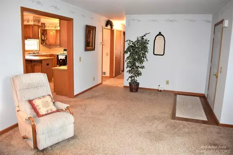 464 Cass St, Dundee, MI 48131 photo 5