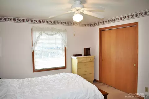 464 Cass St, Dundee, MI 48131 photo 13