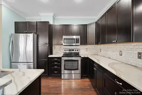 50433 Monroe St, Canton, MI 48188 photo 13