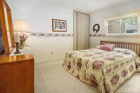 18700 Valade St, Riverview, MI 48193 photo 6