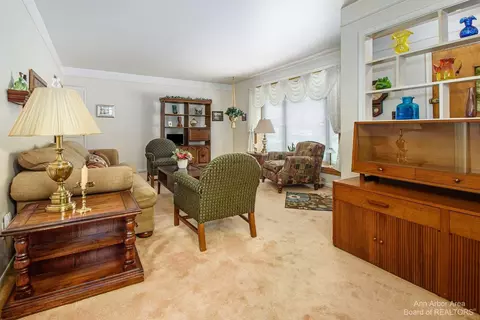 18700 Valade St, Riverview, MI 48193 photo 5