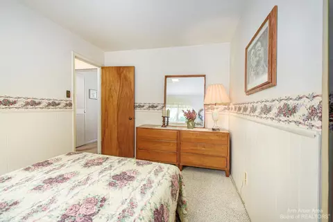 18700 Valade St, Riverview, MI 48193 photo 14