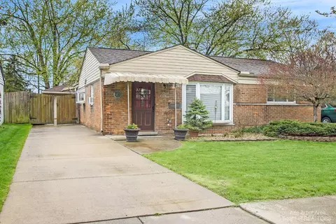 18700 Valade St, Riverview, MI 48193 photo 2