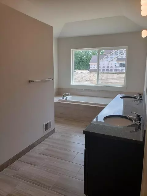10246 High Mdw, Saline, MI 48176 photo 21