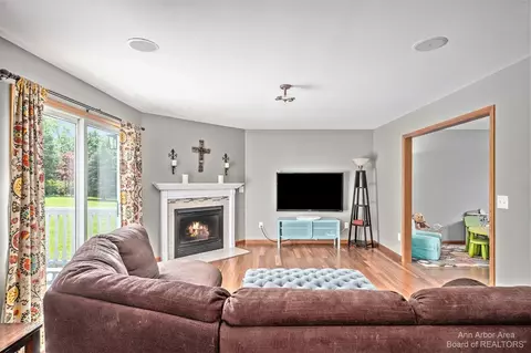 2095 Mccormick Dr, Saline, MI 48176 photo 14