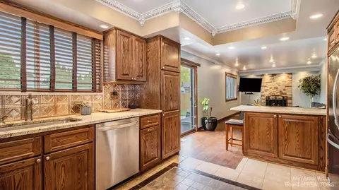 6447 Raintree Dr, Canton, MI 48187 photo 8