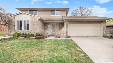 6447 Raintree Dr, Canton, MI 48187 photo 2