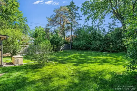 2007 Devolson Ave, Ann Arbor, MI 48104 photo 37