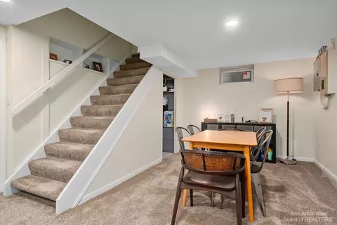2007 Devolson Ave, Ann Arbor, MI 48104 photo 27