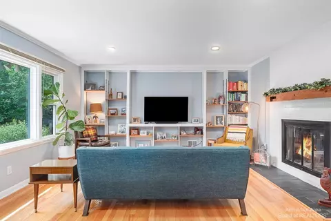 2007 Devolson Ave, Ann Arbor, MI 48104 photo 11