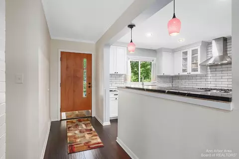 2007 Devolson Ave, Ann Arbor, MI 48104 photo 4
