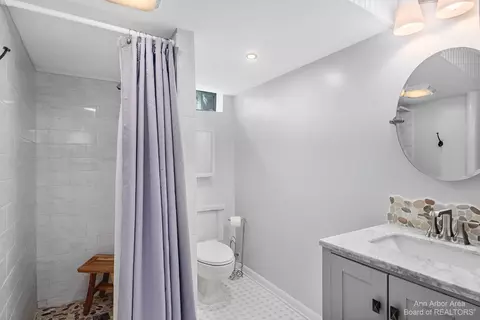 2007 Devolson Ave, Ann Arbor, MI 48104 photo 31