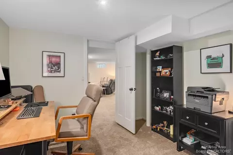 2007 Devolson Ave, Ann Arbor, MI 48104 photo 29