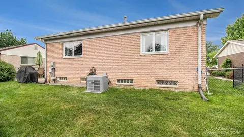 6188 Gloucester Dr, Canton, MI 48187 photo 25