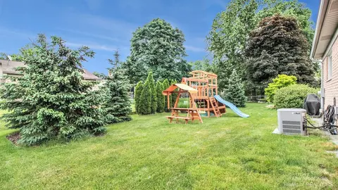 6188 Gloucester Dr, Canton, MI 48187 photo 23