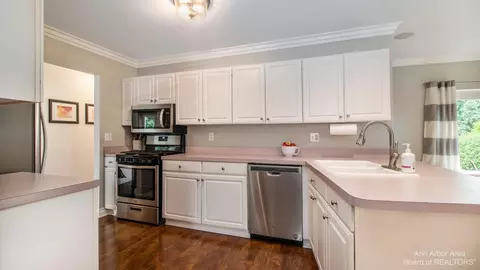 6188 Gloucester Dr, Canton, MI 48187 photo 11