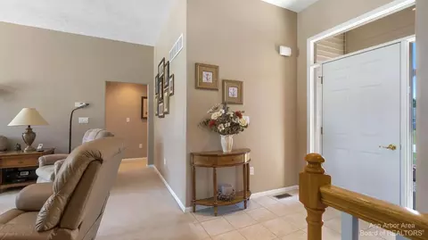 4849 Sir Austin Dr, Jackson, MI 49201 photo 6