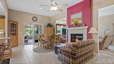 4849 Sir Austin Dr, Jackson, MI 49201 photo 13