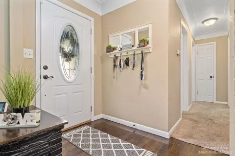 1245 Levant St, Jackson, MI 49203 photo 2