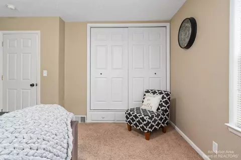1245 Levant St, Jackson, MI 49203 photo 7