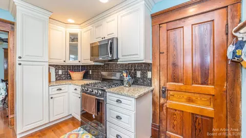 1022 Chestnut St, Adrian, MI 49221 photo 8