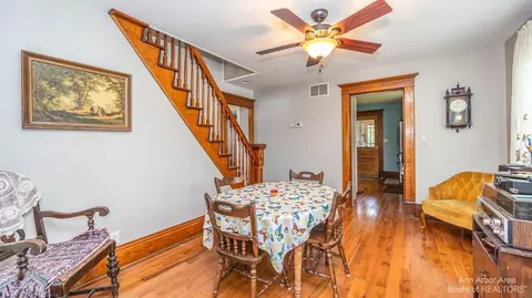 1022 Chestnut St, Adrian, MI 49221 photo 3