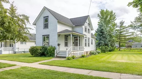 1022 Chestnut St, Adrian, MI 49221 photo 1