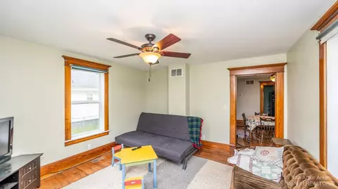1022 Chestnut St, Adrian, MI 49221 photo 5