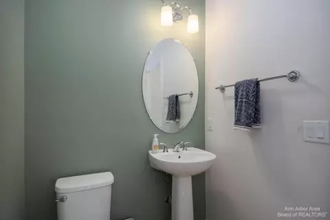 2837 Ridington Rd, Ann Arbor, MI 48105 photo 5