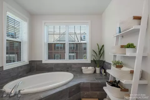 2837 Ridington Rd, Ann Arbor, MI 48105 photo 21