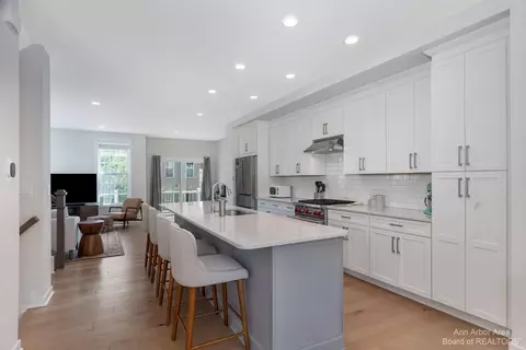 2837 Ridington Rd, Ann Arbor, MI 48105 photo 8