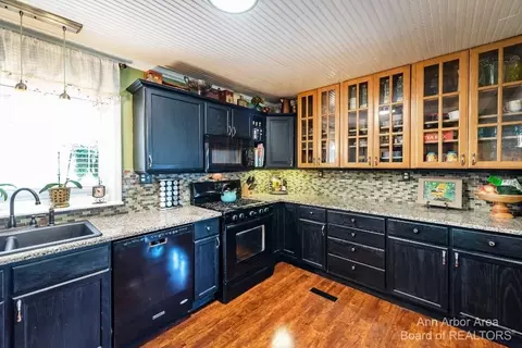 38440 Wade Rd, Romulus, MI 48174 photo 16