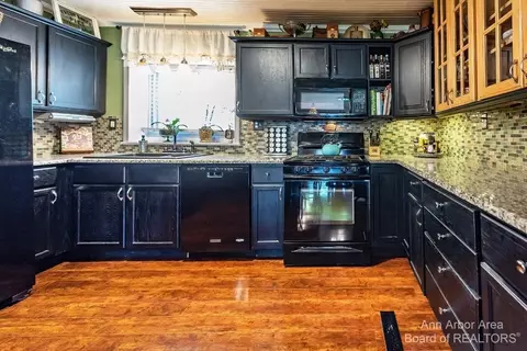 38440 Wade Rd, Romulus, MI 48174 photo 15
