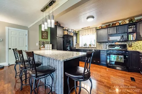38440 Wade Rd, Romulus, MI 48174 photo 18