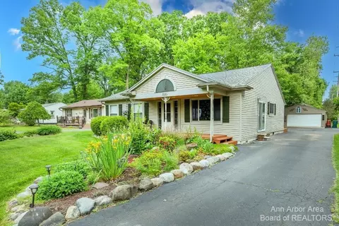 38440 Wade Rd, Romulus, MI 48174 photo 3