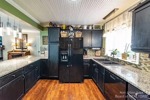 38440 Wade Rd, Romulus, MI 48174 photo 14