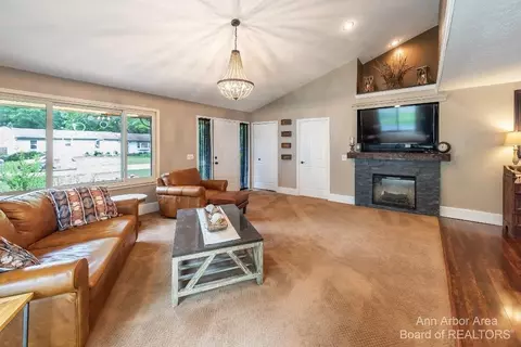 38440 Wade Rd, Romulus, MI 48174 photo 6