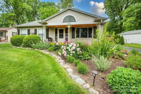 38440 Wade Rd, Romulus, MI 48174 photo 1