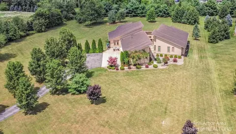 140 Ginger Ln, Saline, MI 48176 photo 2